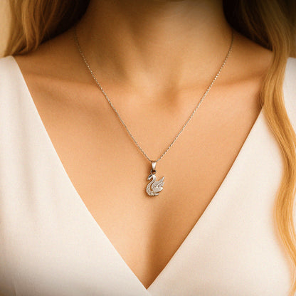 “Kadınıma” Kuğu Figürlü Zarif Kolye Anlamlı Notlu ve Kutulu