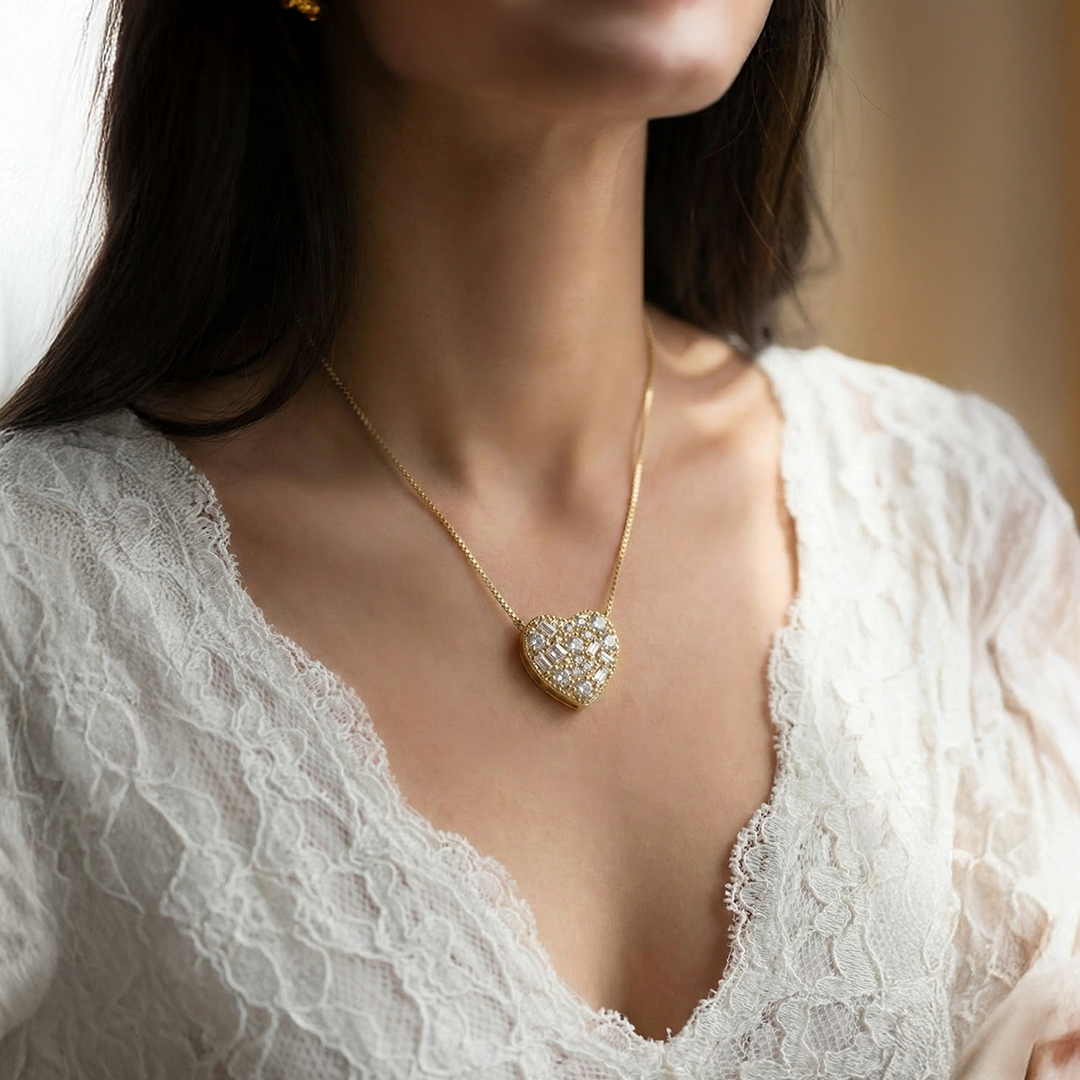 "Kadınına" Elmas İşlemeli Kalp Kolye Notlu ve Kutulu