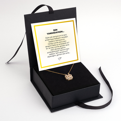 ''Sen Yanımdayken'' Yonca Kolye Anlamlı Not ve Kutulu