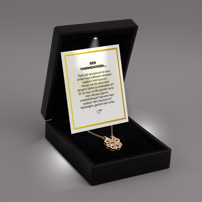 ''Sen Yanımdayken'' Yonca Kolye Anlamlı Not ve Kutulu
