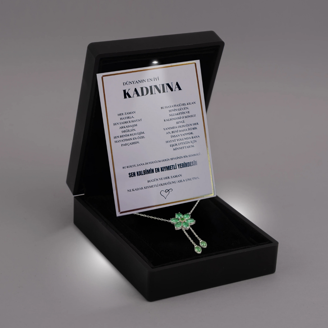 "Kadınına" Zümrüt Taşlı Bronş Kolye Notlu ve Kutulu